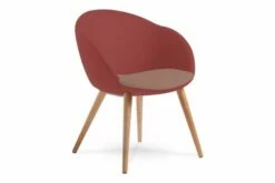 Astbury Lounge Chair With 4 Oak Legs